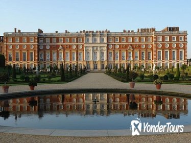 Hampton Court and Windsor Tour from London