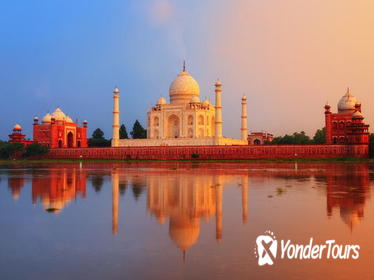 Historical Agra Day Tour: Taj Mahal Sunrise, Agra Fort and Baby Taj