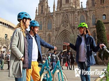 Historical E-bike Tour in Barcelona