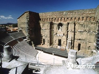 History, Chocolate and Wine Tour of Provence from Avignon