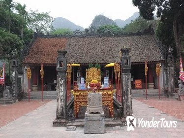 Hoa Lu Ancient Citadel and Thung Nang Sampan Day Trip from Hanoi