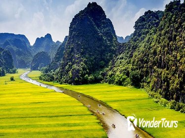 Hoa Lu and Tam Coc Full-Day Tour from Hanoi Including River Boat Ride