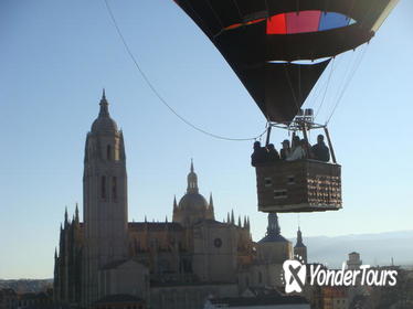 Hot-Air Balloon Ride over Segovia with Optional Transport from Madrid