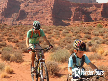 Introductory Mountain Biking Adventure in Moab Courthouse
