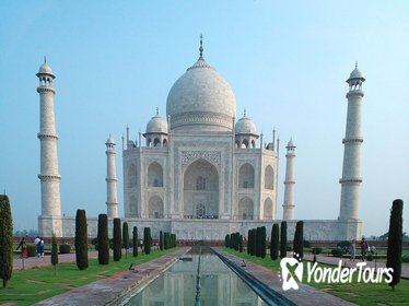 Jaipur transfer from Agra with Taj sunrise and Fatehpur Sikri