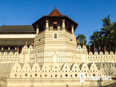 kandy call taxi take you most popular tourist attractions in Sri Lanka