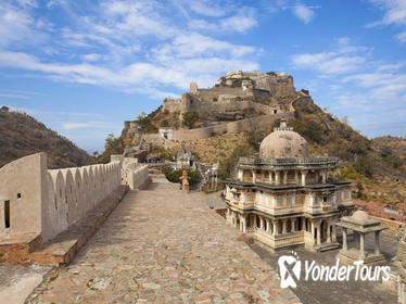 Kumbhalgarh Fort and Jain Temple Full-Day Tour from Jodhpur to Udaipur