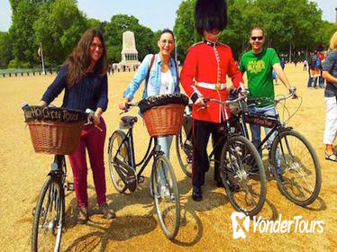 London Landmarks, Historic Ale Pub and British Bicycles Bike Tour with a Local Guide