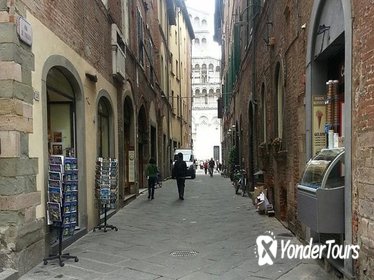 Lucca Highlights Private Walking Tour