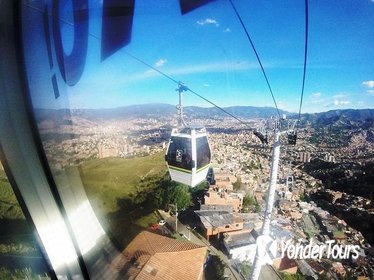 Medellín City Tour Including Metro Cable and Food Tour