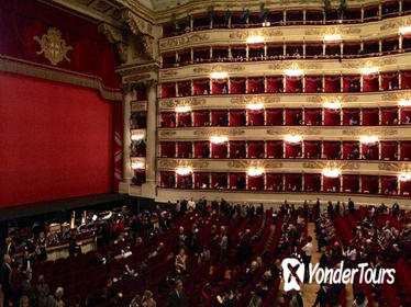 Milan: Private Guided Tour of Teatro alla Scala Museum