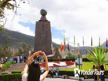 Mitad del Mundo Tour in Double Decker Bus Including All Entrances