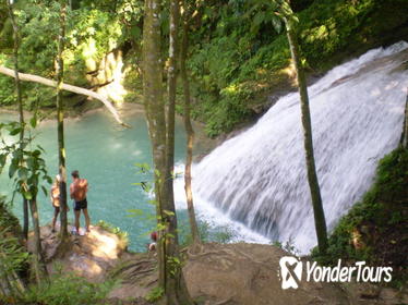 Montego Bay Shore Excursion: Blue Hole and Secret Falls Express plus Shopping