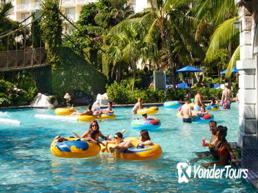 Montego Bay Shore Excursion: Private Sightseeing Tour and All-Inclusive Resort Day Pass