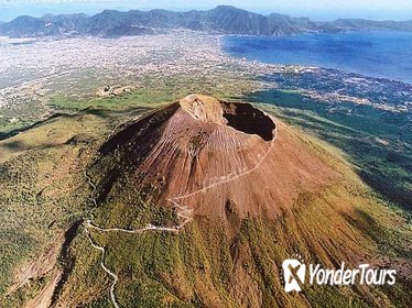 Mt Vesuvius and Pompeii Tour by Bus from Sorrento