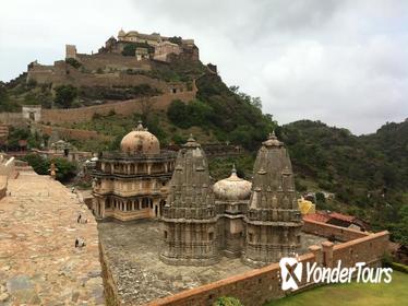 One Way Kumbhalgarh Fort and Jain Temple Tour from Udaipur to Jodhpur