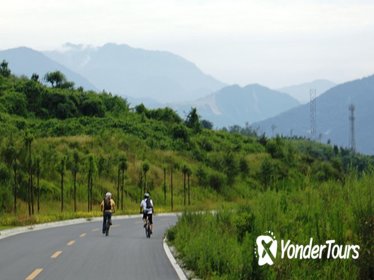 One-Day Private Country Biking and Panda Tour Around Qingcheng Mountain