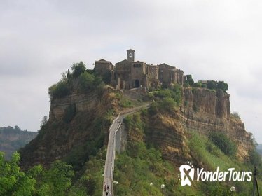 Orvieto and Civita di Bagnoregio from Rome with Quality Electric-assist Bicycle