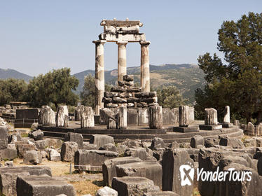 Overnight Delphi and Meteora Tour from Athens with Spanish-Speaking Guide