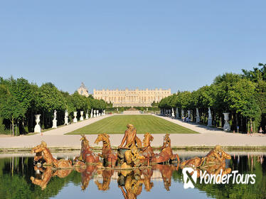 Palace of Versailles with Skip the Line Audio Guided Tour and Access to the Queen's Hamlet