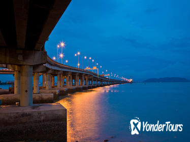 Penang Night Tour from Georgetown with Malacca Strait Ferry Ride