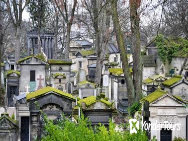 Pere Lachaise Cemetery Walking Tour in Paris