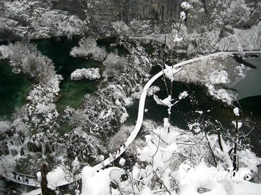 Plitvice Lakes Frozen Landscape Private Hiking Day Trip from Zagreb