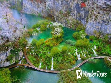 Plitvice Lakes NP Day Trip with Stop in Knin from Split or Trogir