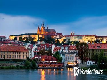 Prague by Night: Small-Group Walking Tour and Vltava River Cruise