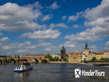 Prague Walking Tour and Buffet Lunch River Cruise
