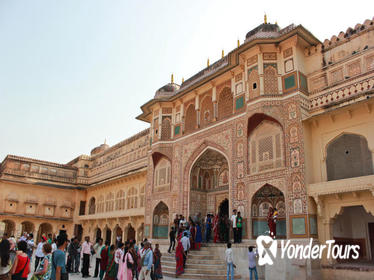 Private 3-Day Tour to Agra and Jaipur from Delhi by Train and Car