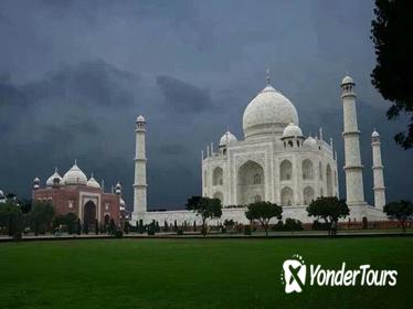 Private 3-Day-Tour to Delhi Agra Jaipur from Kolkata with One-Way Flight