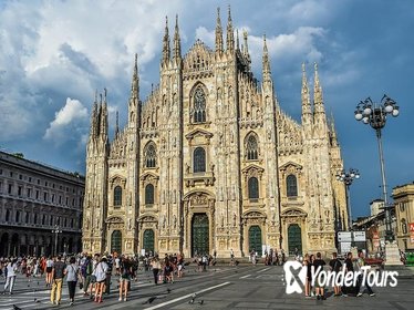Private 4-Hour City Tour of Milan with private driver and official tour guide