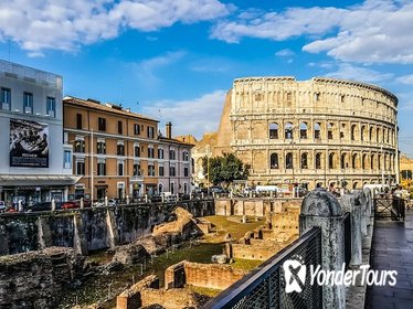 Private 4-Hour Tour of Colosseum & Rome Highlights with private vehicle & guide