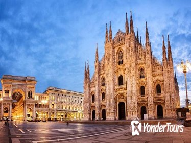 Private 4-Hour Walking City Tour of Milan with private official tour guide