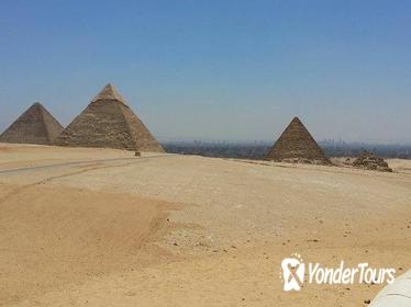 Private 8-Hour Tour of Giza Pyramids, Egyptian Museum and Old Cairo