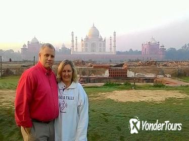 Private Agra Day Tour Including the Taj Mahal and Agra Fort from Delhi