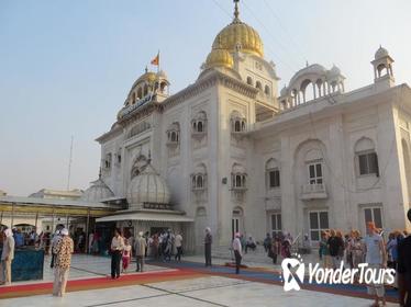 Private Connaught Place Tour including Hanuman Temple, Bangla Sahib, India Gate