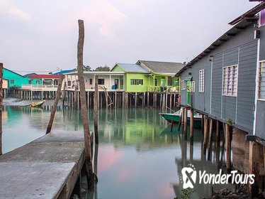Private Crab Island Sightseeing Tour from Kuala Lumpur Including Ferry Ride and Seafood Lunch
