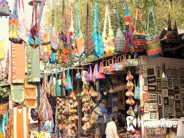 Private Custom Shopping Tour: Delhi's Bustling Markets