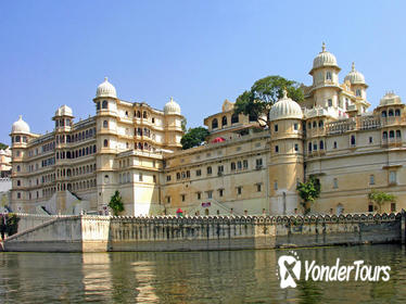 Private Custom Tour: Udaipur Sightseeing with Guide