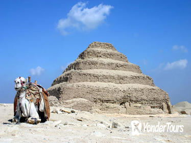 Private Day Tour to Giza and Saqqara with Guide
