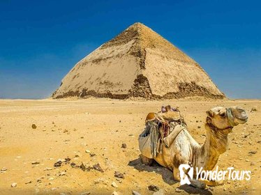 Private Day Tour to Memphis and Dahshur with Egyptian Lunch from Cairo