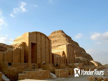 Private Day Tour to Pyramids Memphis and Sakkara from Alexandria