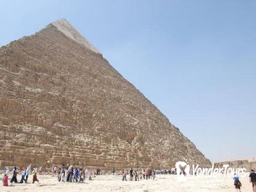 Private Day Tour: Egyptian Museum, Giza Pyramids and Mosque of Sultan Hassan from Cairo