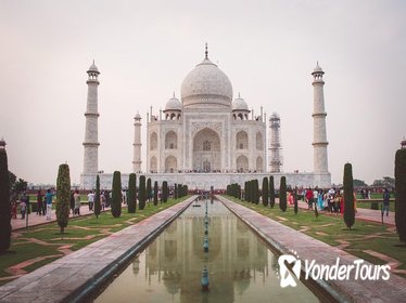Private Day Trip to Agra Including Mughal Heritage Walking Tour