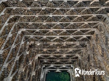 Private Day Trip to Chand Baori Stepwell Including Lunch at Fort Madhogarh