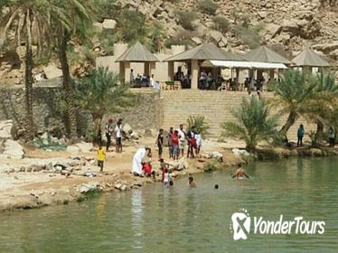 Private Day Trip to Wahiba Sands and Wadi Bani Khalid from Muscat