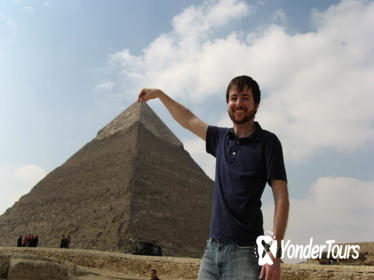 Private Day Trip with Guide to Giza Pyramids and Saqqara from Cairo