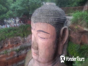 Private Day Trip: Chengdu to Leshan and Luocheng by Train